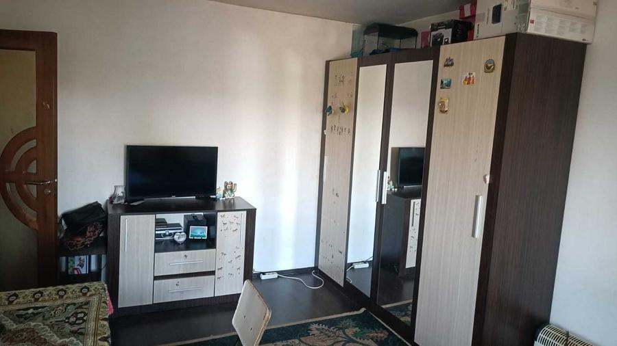 Apartament cu 3 camere decomandat în Cornitoiu