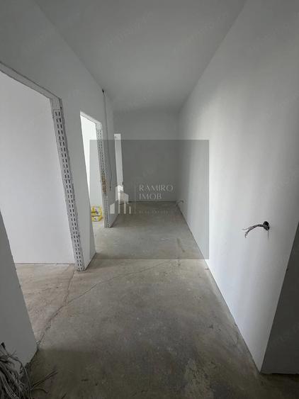 Apartament cu 3 camere decomandat în Vitan