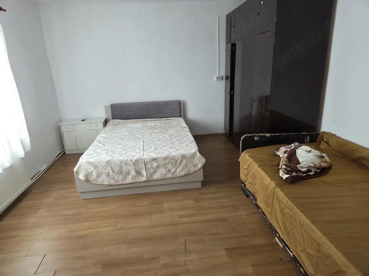 Casă cu 4 camere cu Teren 150 Mp în Exterior Vest