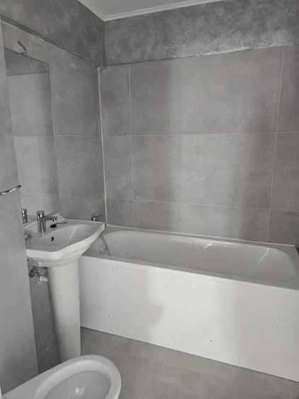 Apartament cu 4 camere decomandat în Dobroești