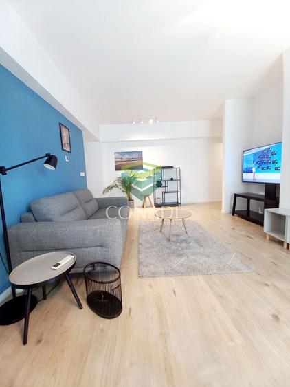 Apartament cu 3 camere semidecomandat în Aviației