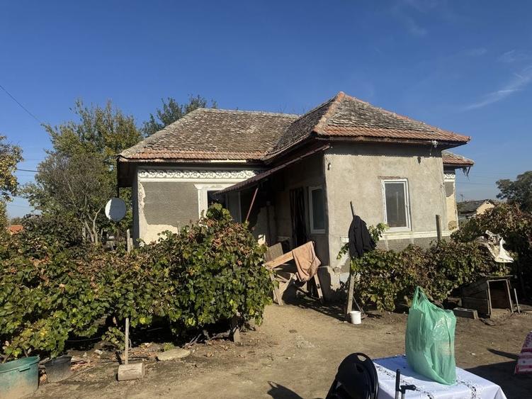 Casă cu 2 camere în Vânători