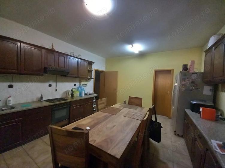 Casă cu 5 camere cu Teren 420 Mp în Elisabetin