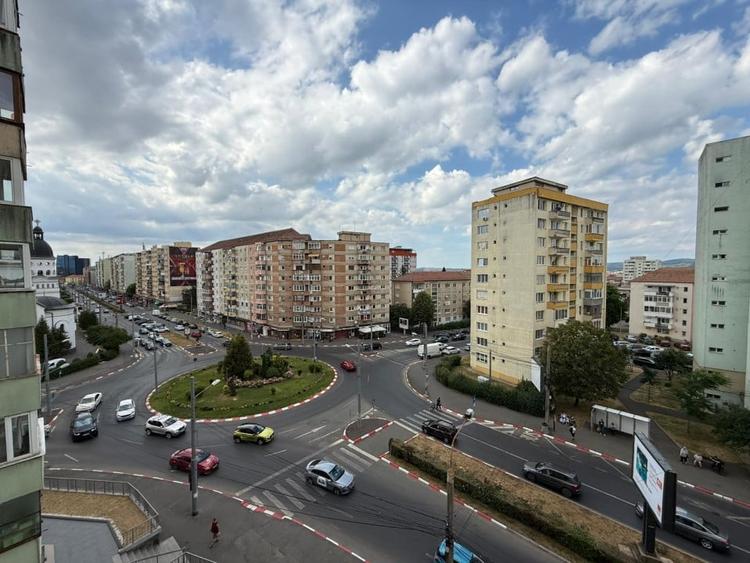 Apartament cu 2 camere decomandat, mobilat în Mihai Viteazul
