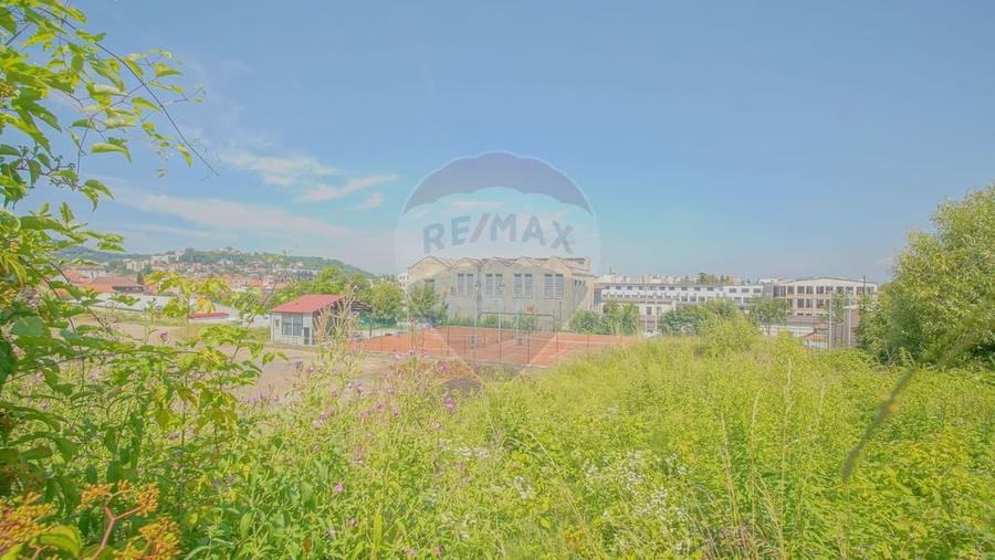Casă cu 4 camere cu Teren 104 Mp în Centrul Civic