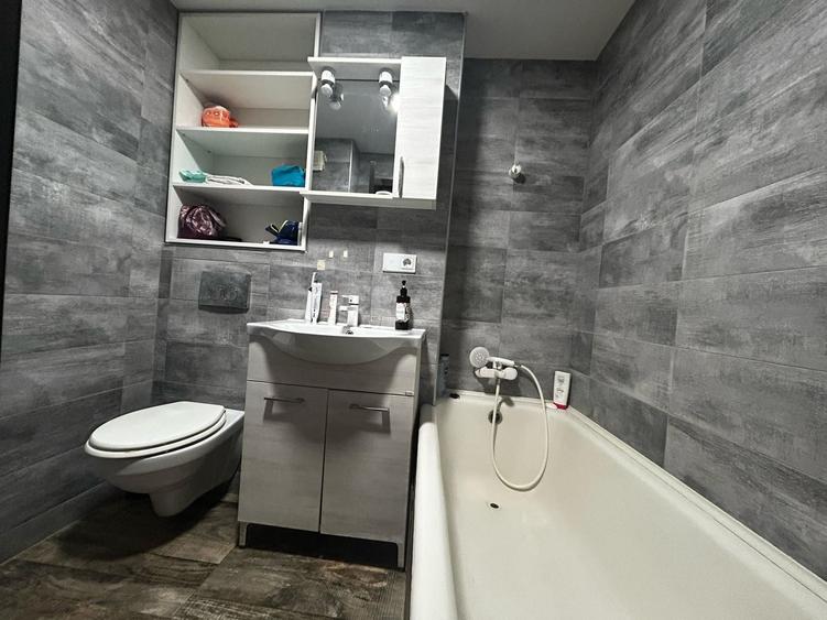 Apartament cu 2 camere semidecomandat în Central