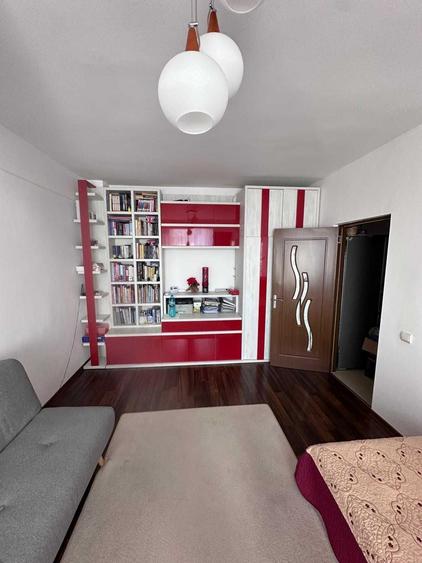 Apartament cu 2 camere decomandat în Exterior Vest
