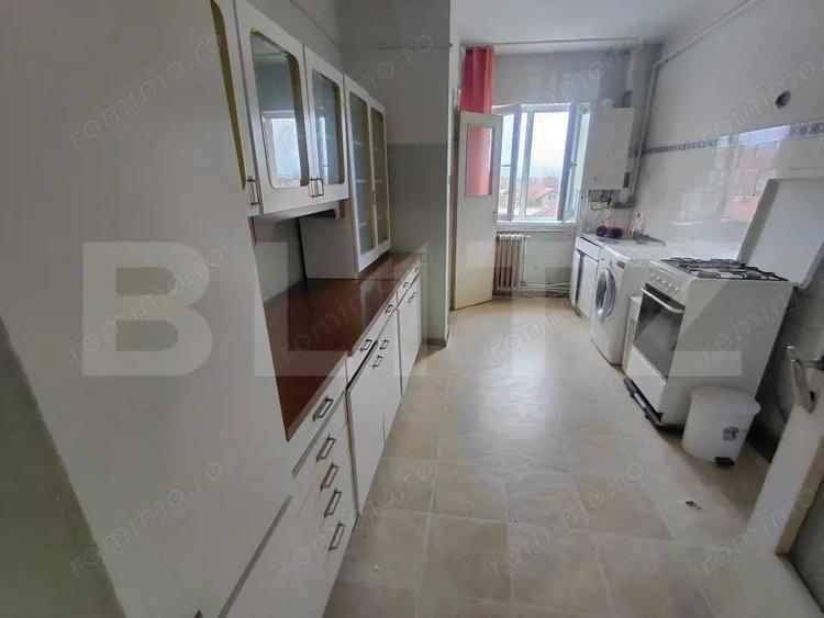 Apartament cu 4 camere decomandat în Central