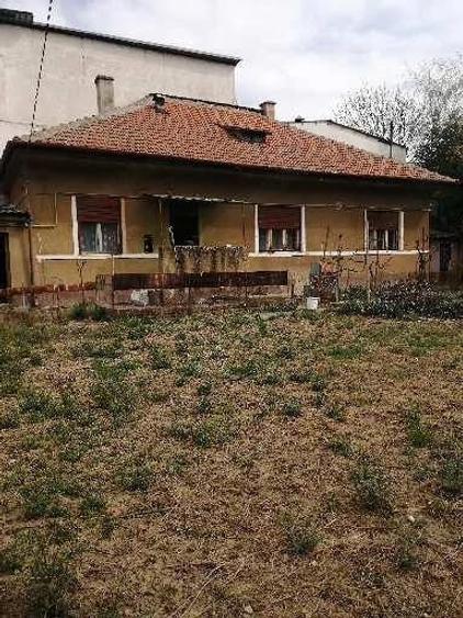 Casă cu 2 camere cu Teren 506 Mp în Plopi