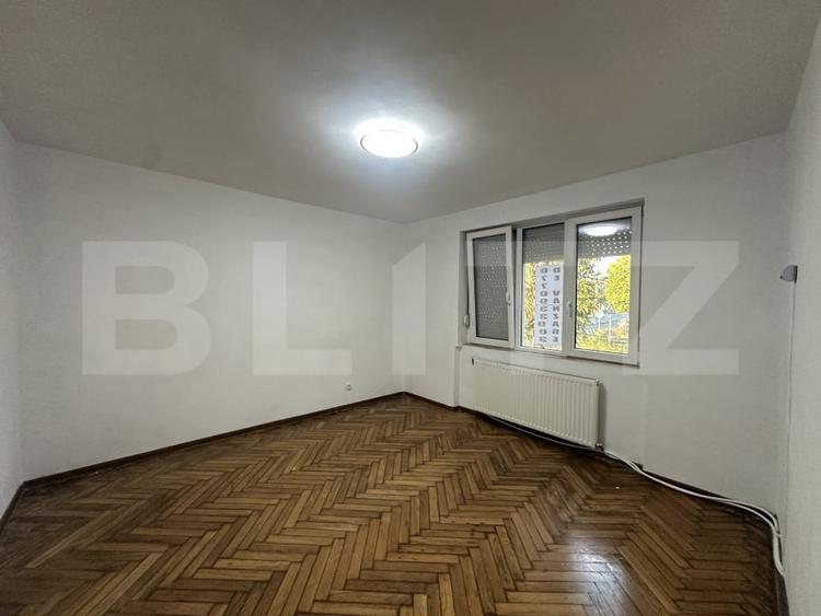Apartament cu 2 camere decomandat în Botizului