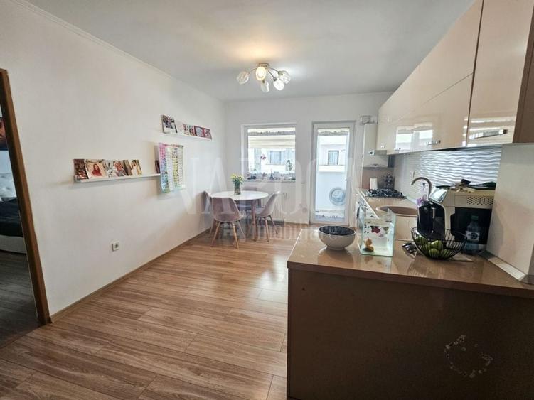 Apartament cu 3 camere semidecomandat în Florești