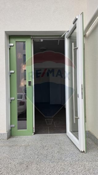 Apartament cu 2 camere decomandat în Tunari