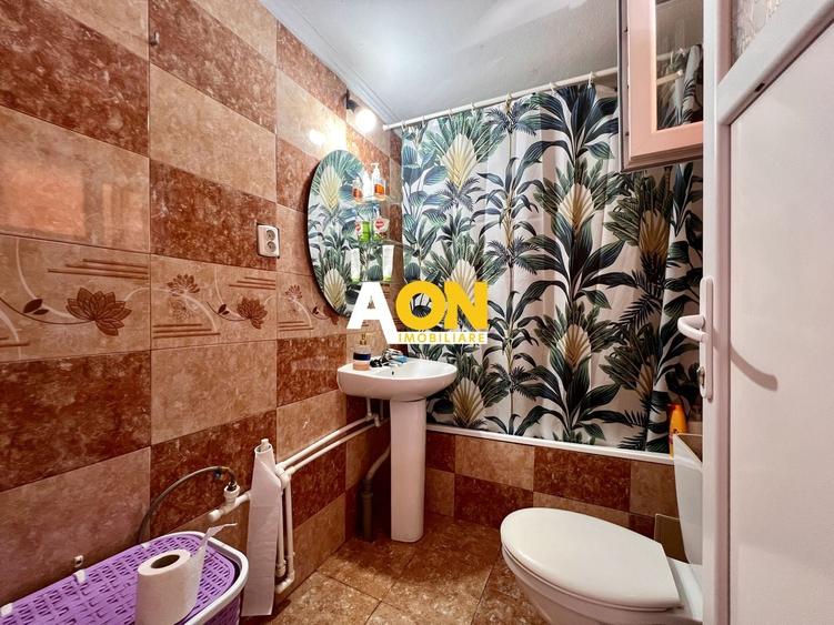 Casă individuală cu 6 camere cu Canalizare în Valea Vințului