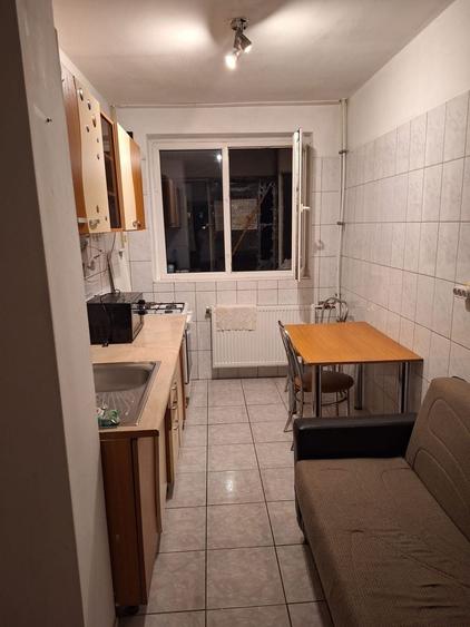 Apartament cu 2 camere semidecomandat în Militari