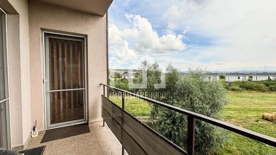 Apartament cu 2 camere semidecomandat în Jucu