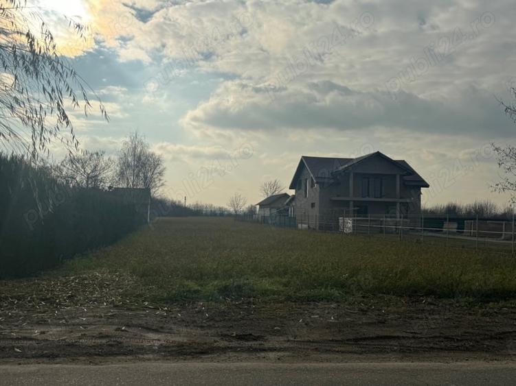 Teren de 2500 mp, în Mălăiești