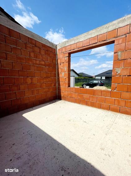 Casă cu 3 camere cu Teren 500 Mp în Sânmartin