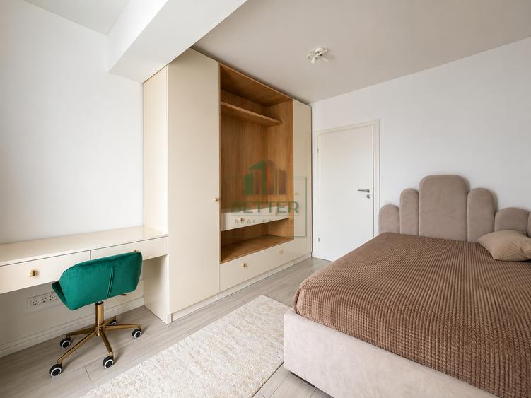 Apartament cu 3 camere semidecomandat în Vest