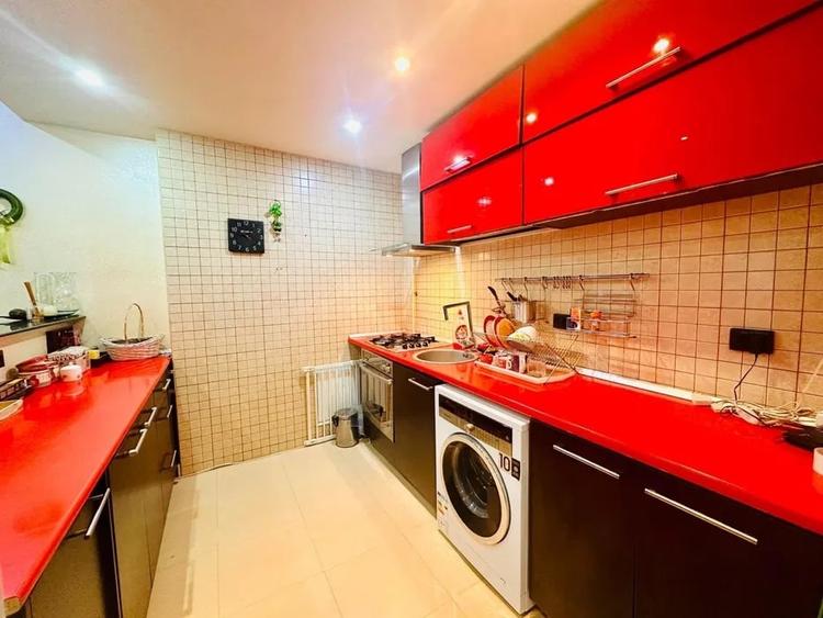 Apartament cu 2 camere, mobilat în Pajura