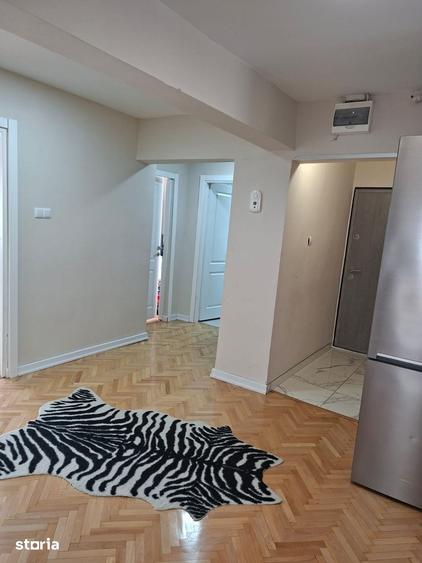 Apartament cu 4 camere decomandat în Central