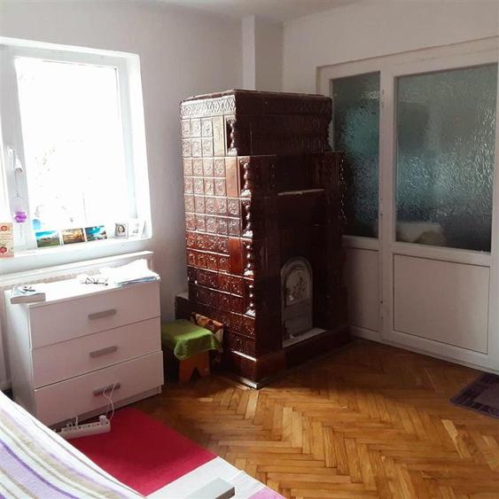 Casă individuală cu 4 camere cu Teren 1000 Mp în Central
