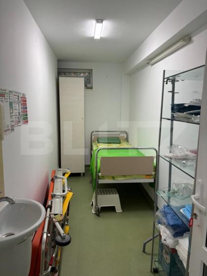 Spațiu comercial, de 369 mp, în Policlinica