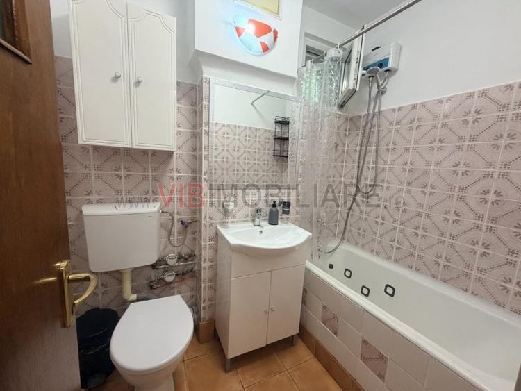 Apartament cu 3 camere semidecomandat în Colentina