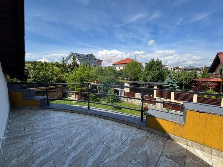 Casă individuală cu 5 camere cu Teren 704 Mp în Borhanci