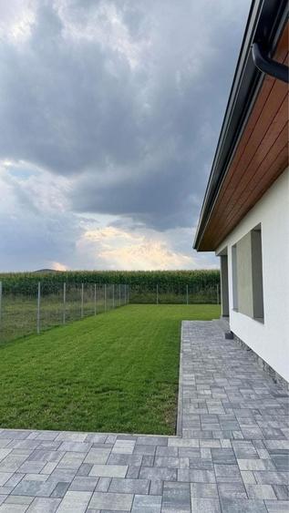 Casă cu 4 camere în Ilieni