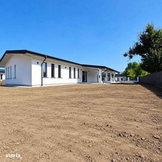Casă cu 4 camere cu Teren 900 Mp în Central