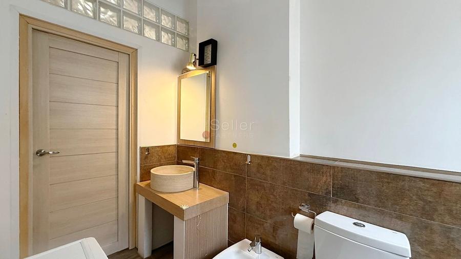 Apartament cu 2 camere semidecomandat, mobilat în Centrul Civic