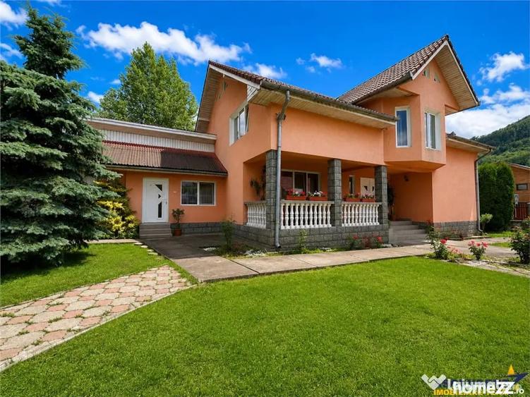 Casă cu 6 camere cu Teren 996 Mp în Gălăoaia
