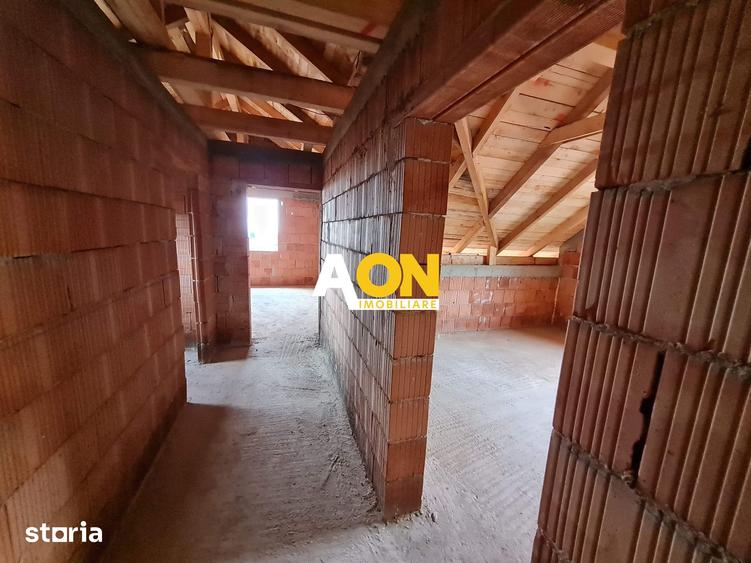 Casă cu 4 camere cu Teren 386 Mp în Micești