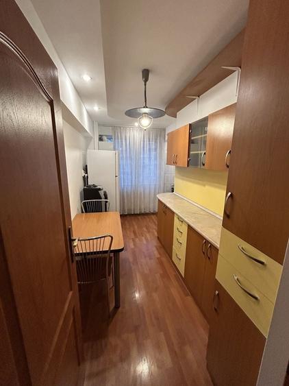 Apartament cu 3 camere semidecomandat în Ultracentral