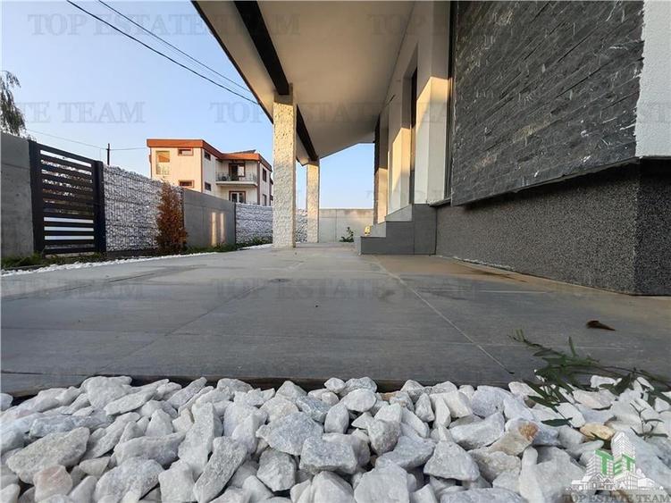 Casă individuală cu 4 camere cu Canalizare în Balotești