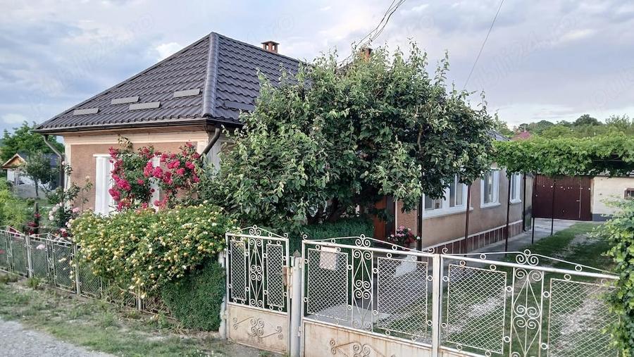 Casă cu 4 camere cu Teren 1000 Mp în Șieu