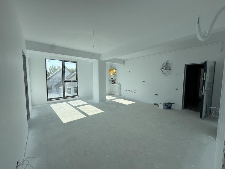 Apartament cu 4 camere în Otopeni