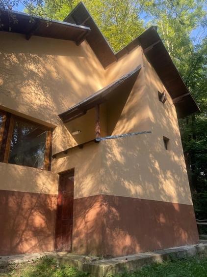 Casă individuală cu 5 camere cu Teren 1000 Mp în Drăgăneasa