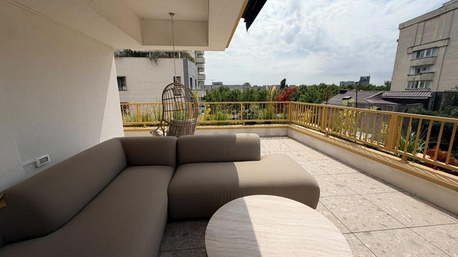 Apartament cu 3 camere decomandat, mobilat în Unirii