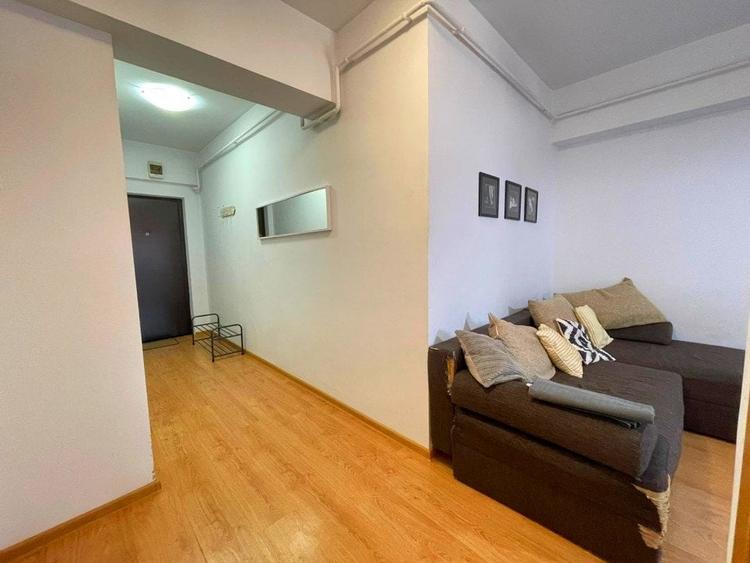 Apartament cu 2 camere semidecomandat, mobilat în Tătărași