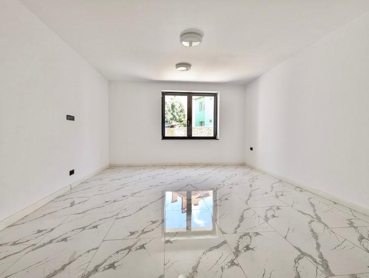 Casă individuală cu 18 camere cu Teren 1060 Mp în Centrul Civic