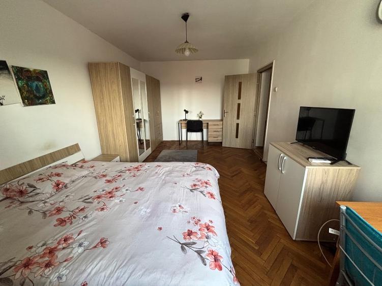 Garsonieră decomandată în Central