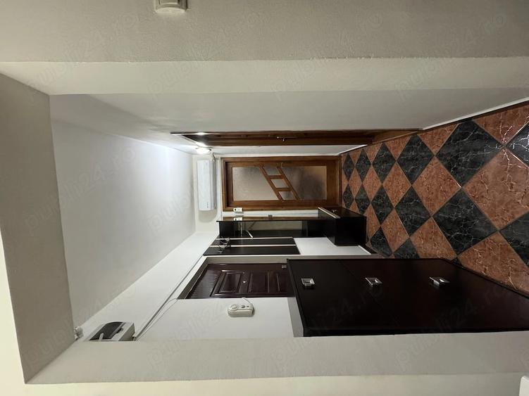 Apartament cu 3 camere decomandat în Exterior Vest