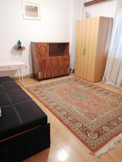 Inchiriez o camera cu baie proprie - 3