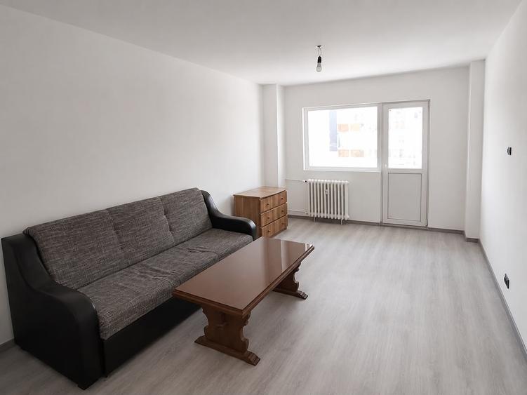 Apartament cu 2 camere semidecomandat, mobilat în Rahova