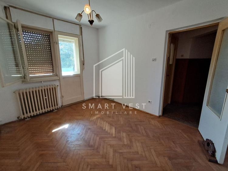 Apartament cu 3 camere semidecomandat în Micro 16