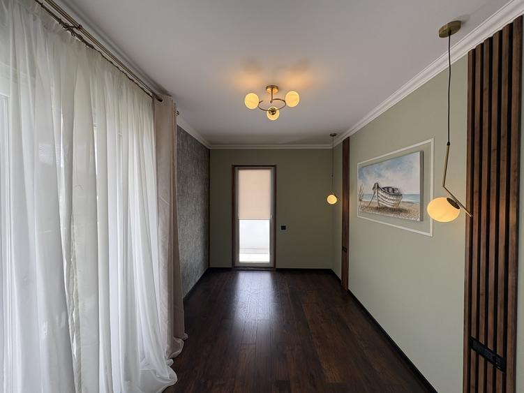 Apartament cu 3 camere semidecomandat, mobilat în Florești