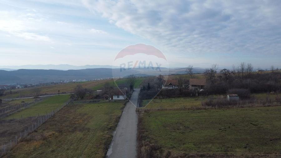Teren agricol extravilan de 19375 mp, în Dâmbul Rotund