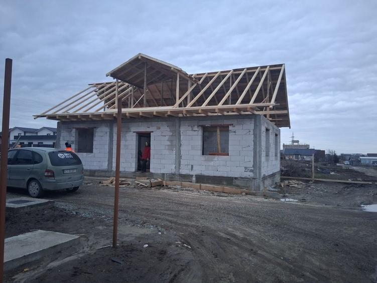 Casă cu 4 camere în Central