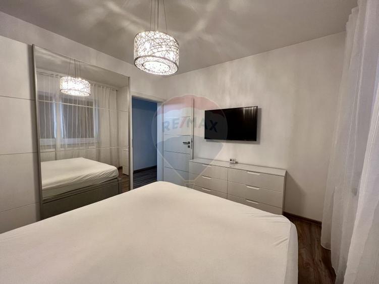 Apartament cu 2 camere decomandat, mobilat în Est